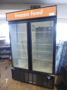 lot 2 image: MB Master-Bilt Double Door Freezer