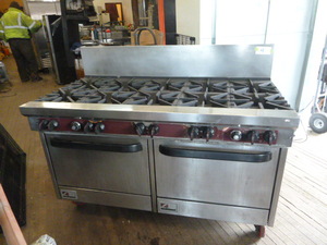 lot 4 image: Southbend 10 Burner 2 Oven Commercial Gas Range