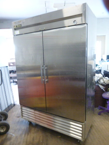 lot 3 image: True Double Door Refrigerator