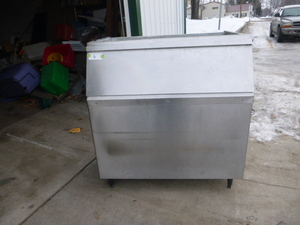 lot 6 image: Scotsman Ice Bin