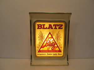 lot 10 image: Vintage BLATZ Lighted Beer Sign