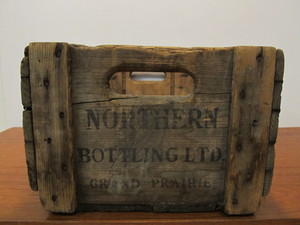 lot 26 image: Antique NORTHERN BOTTLING Wooden Advertising Crate