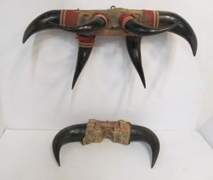 lot 56 image: 2 Antique SteerBull Horn Hat or Coat Racks