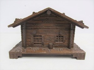 lot 95 image: Working Vintage Swiss Log Cabin Music Box