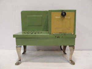 lot 152 image: Vintage Tin Toy Electric Stove