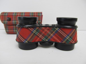 lot 207 image: Vintage AIRGUIDE Metal & Plaid Binocular Set wCase