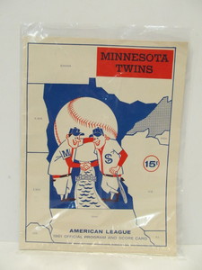 lot 187 image: Vintage 1961 MN Twins Program