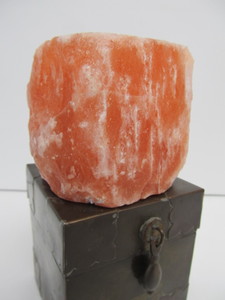 lot 198 image: Himalayan Salt Lamp wVintage Copper Box Base