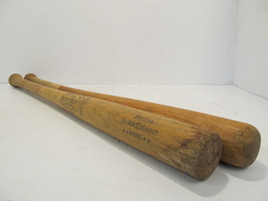 lot 226 image: Vintage Jackie Robinson & Hank Arron Pro Model Wooden Baseball Bats