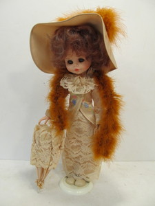 lot 239 image: Vintage Italian Fashion Doll wOriginal Box