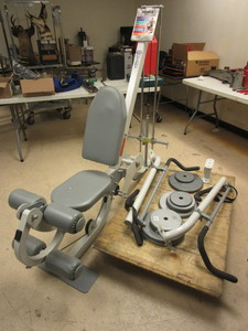 lot 113 image: HOIST PRIME 8 WEIGHT MACHINE