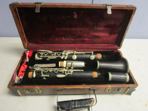 lot 115 image: CLARINET, WITH CASE