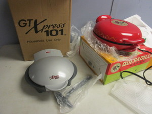 lot 122 image: GT XPRESS 101 COUNTERTOP GRILL AND QUESADILLA MAKER