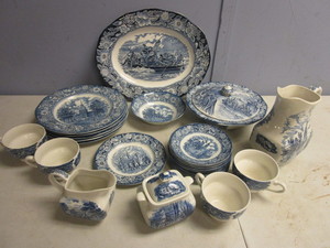 lot 130 image: LIBERTY BLUE STAFFORDSHIRE IRONSTONE DISHES  DEPICTING HISTORIC COLONIAL SCENES, MADE IN ENGLAND