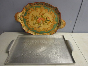 lot 131 image: DECORATIVE SERVING TRAYS, EVERLAST METAL