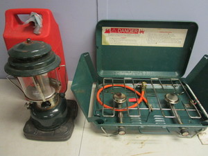 lot 137 image: COLEMAN POWERHOUSE LANTERN, KING KOOKER CAMPING STOVE