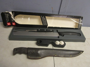 lot 140 image: ZWILLING J.A. HENCKELS 11 12 CARVER AND BUCK KNIFE