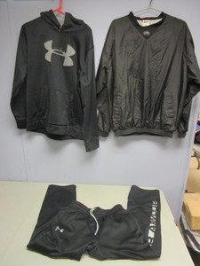 lot 158 image: UNDER ARMOUR COLD GEAR HOODIE AND PANTS, RAWLINGS ATHLETIC PULLOVER