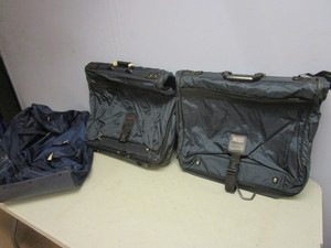 lot 182 image: DYNAMIC DESIGNS GARMENT SUITCASES, DELSEY TRAVEL DUFFEL