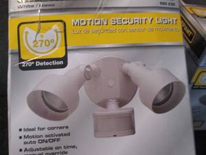 Defiant 270-Degree White Motion Out...