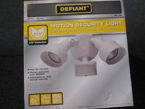 Defiant 270-Degree White Motion Out...