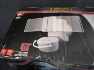 Defiant 270-Degree White Motion Out...