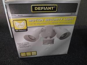 Defiant 270-Degree White Motion Out...
