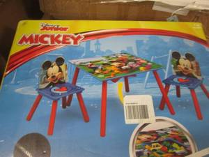 Disney Junior Table & 2 Chair Set o...