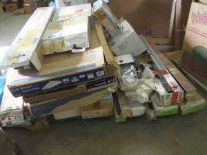Pallet of Lights Damaged-mostley l...