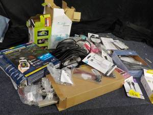 lot 26 image: Electronic Lot...