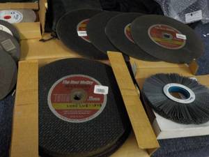 lot 30 image: Masonry Tools, Grindings Disks and ...