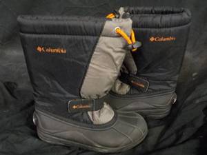 lot 33 image: Columbia Boys Size 13 New Insulated...