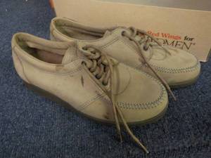 lot 34 image: Red Wing Womens Size 7.5 D New Sho...