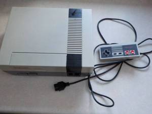 lot 4 image: Nintendo Entertainment System with ...