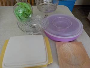 lot 82 image: Relish Tray and Cover, Devils Egg a...