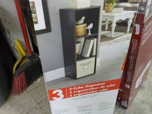 lot 102 image: Closet maid 3 cube Organizer...