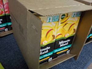 lot 128 image: Case of 8 -32 oz Minute Maid Smooth...
