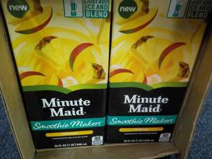 lot 151 image: Case of 8 - 32 oz  Minute Maid Smoo...