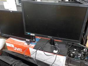 lot 234 image: LG 21 and Samsung 23 powers on...