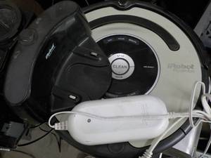 lot 243 image: Robot Roomba...