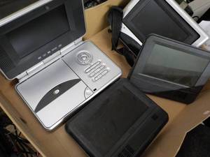 lot 252 image: Electronics  ...