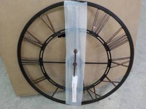 lot 258 image: 27 Battery Operated Metal Clock...