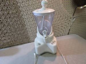 lot 64 image: Smoothie Elite Smoothie Making Mach...