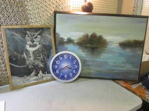 lot 72 image: Wall Decor and 12 Clock  G-1...