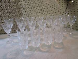 lot 76 image: Set of 18 Glasses 3 Sizes  D-3...