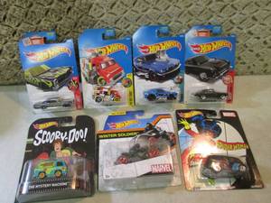 lot 98 image: 7 Hot Wheels Cars  EC1...