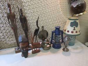 lot 105 image: Lot of Misc See Photos  D-3...