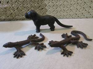 lot 106 image: Vintage Cast Iron Dog Nut Cracker a...