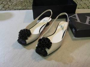 lot 139 image: Pair of Ladies Anne Klein iFlex Ivo...