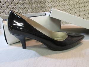 lot 141 image: Pair of Ladies Anne Klein iFlex Bla...